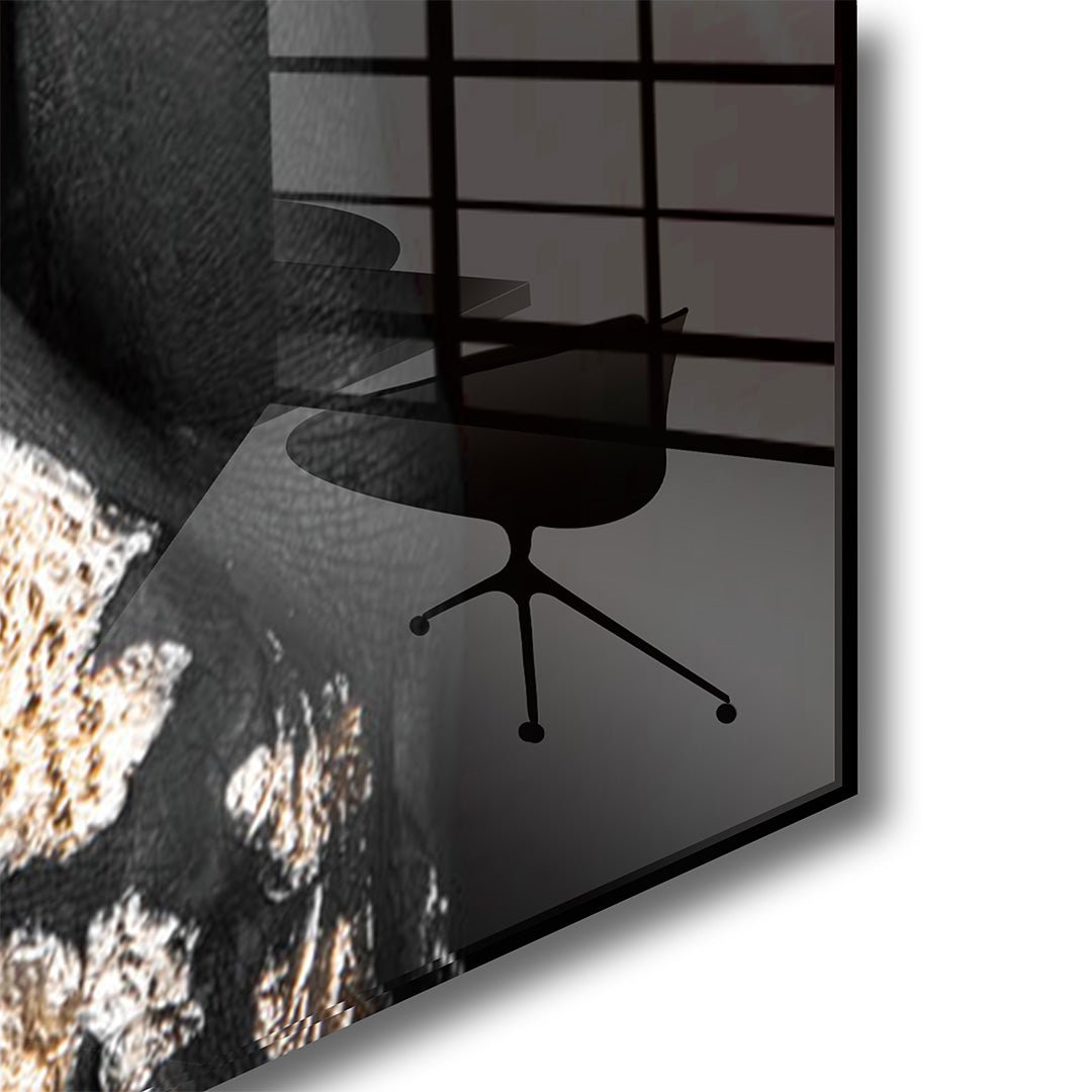 Starende vrouw glasschilderij hoekfoto